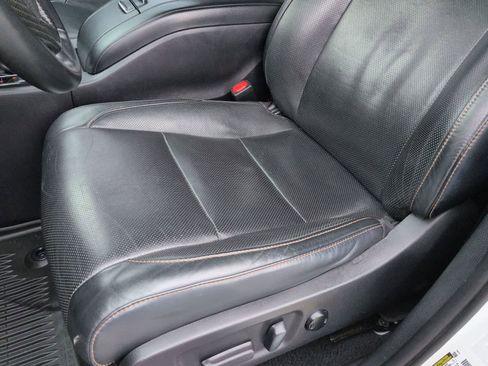 Used 2019 Toyota Highlander Limited image 16