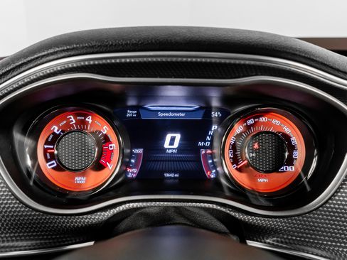 Used 2015 Dodge Challenger SRT Hellcat image 36