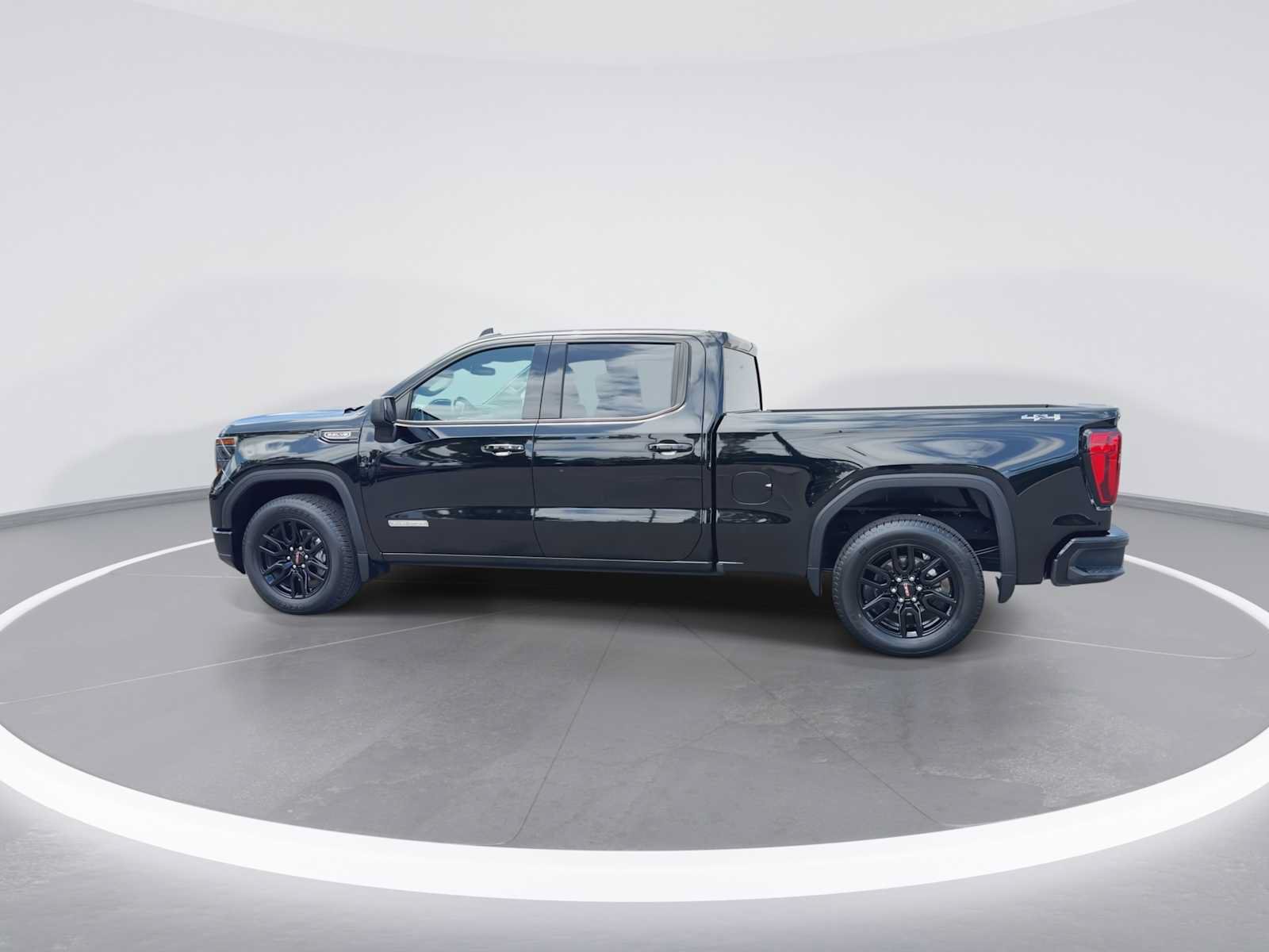 Used 2024 GMC Sierra 1500 Elevation AWD/4WD image 5