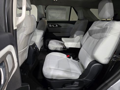 New 2026 Ford Explorer Platinum w/ LUX Leather Package image 41