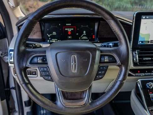 Used 2019 Lincoln Navigator L Reserve AWD/4WD image 15