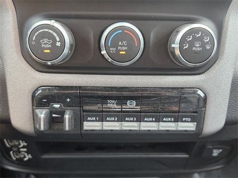 Used 2020 RAM 5500 Tradesman w/ Chrome Appearance Group image 18