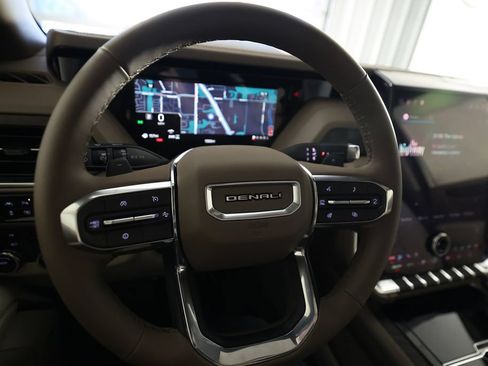 Used 2026 GMC Yukon Denali w/ Sun & Power Step Package AWD/4WD image 23