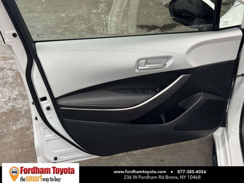 Used 2024 Toyota Corolla SE w/ SE Premium Package FWD image 14