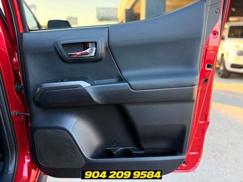 Used 2021 Toyota Tacoma TRD Off-Road w/ Technology Package AWD/4WD image 31