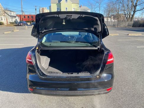 Used 2018 Ford Focus SE image 25