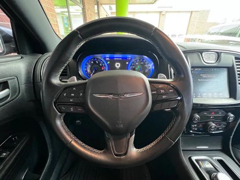 Used 2016 Chrysler 300 S image 26