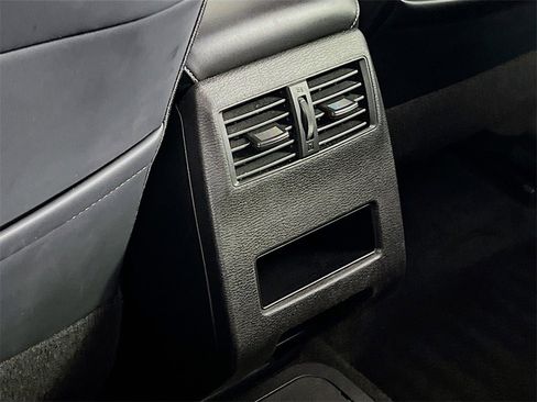 Used 2024 Mitsubishi Outlander SE image 24