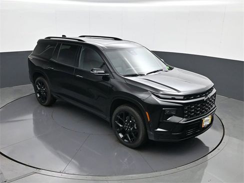 Used 2024 Chevrolet Traverse RS image 16