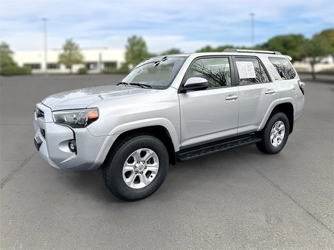 Used 2023 Toyota 4Runner SR5 image 29