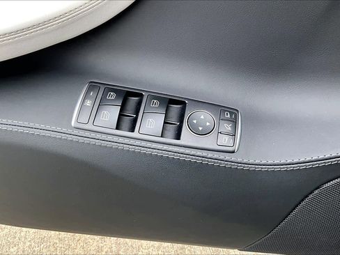 Used 2020 Tesla Model S Performance image 33