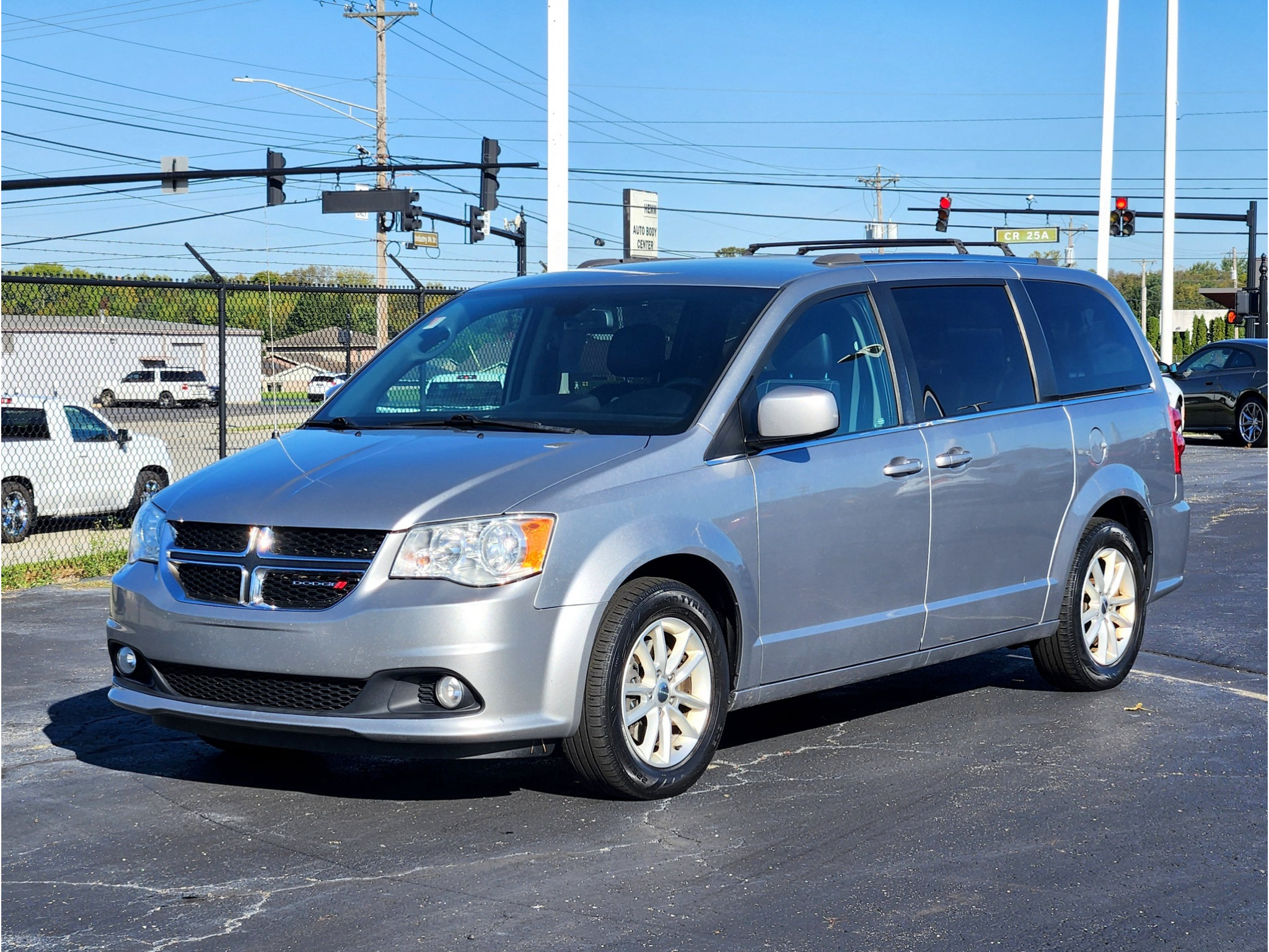 Used 2019 Dodge Grand Caravan SXT FWD image 14