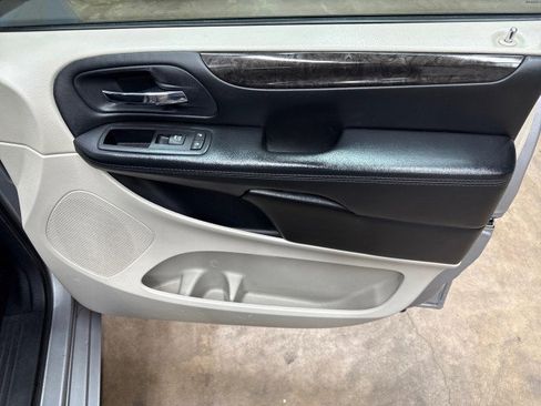 Used 2017 Dodge Grand Caravan SE w/ Power Window Group FWD image 46