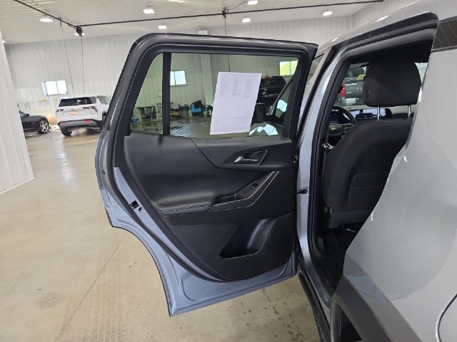 Used 2026 Chevrolet Equinox LT AWD/4WD image 24