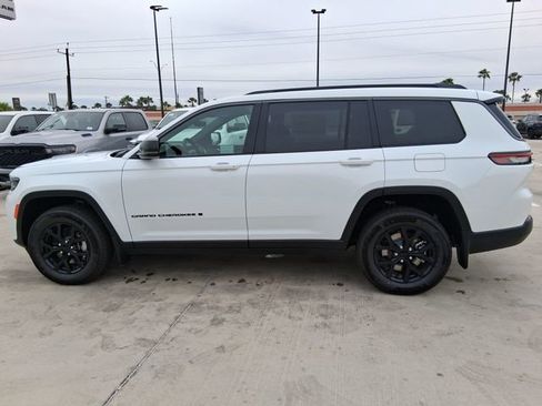 New 2026 Jeep Grand Cherokee L 2WD image 4