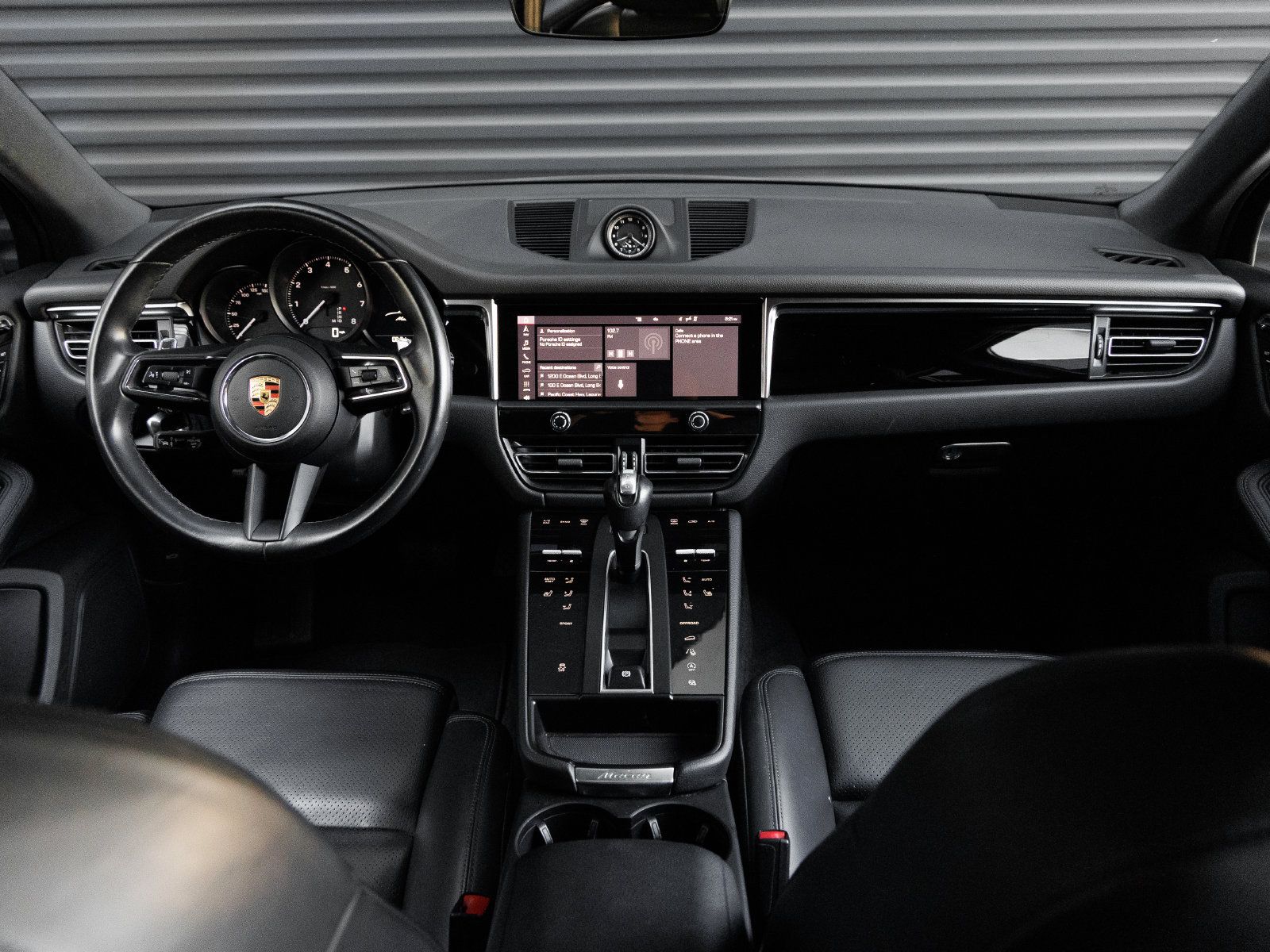 Used 2023 Porsche Macan AWD/4WD image 16