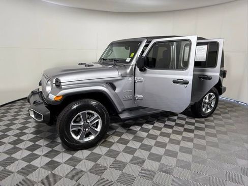 Used 2019 Jeep Wrangler Unlimited Sahara image 4