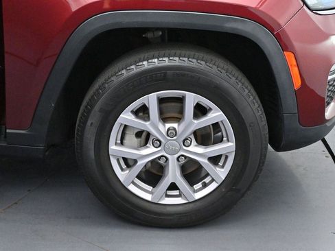 Used 2022 Jeep Grand Cherokee Limited AWD/4WD image 36