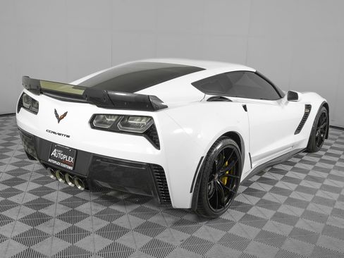 Used 2018 Chevrolet Corvette Z06 RWD image 5