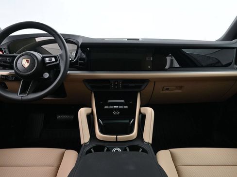 Certified 2026 Porsche Cayenne AWD/4WD image 9
