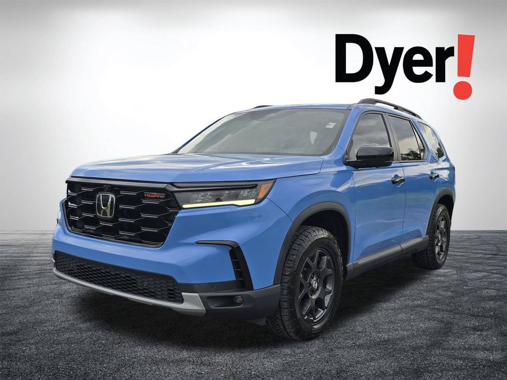 Used 2025 Honda Pilot TrailSport image 10