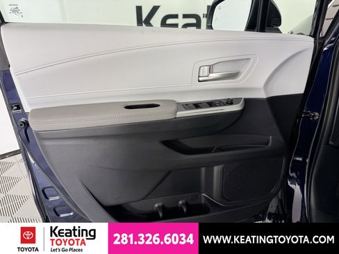 New 2026 Toyota Sienna XLE FWD image 13