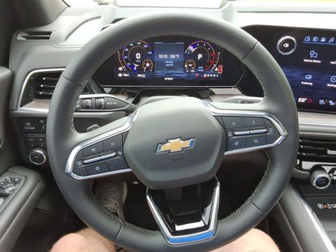 Used 2026 Chevrolet Tahoe Premier AWD/4WD image 28
