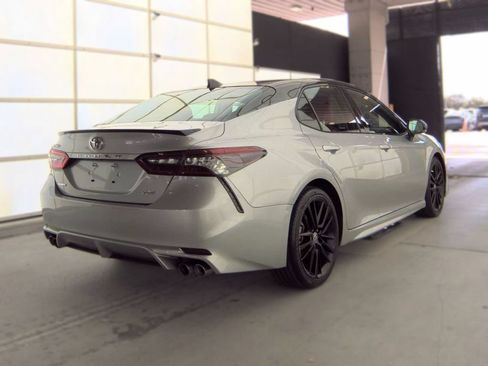 Used 2022 Toyota Camry XSE FWD image 6