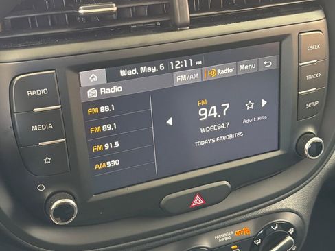 Used 2025 Kia Soul LX w/ LX Technology Package FWD image 6