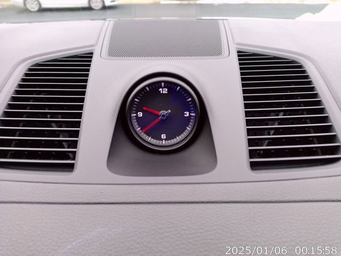 Used 2023 Porsche Cayenne Platinum Edition image 22