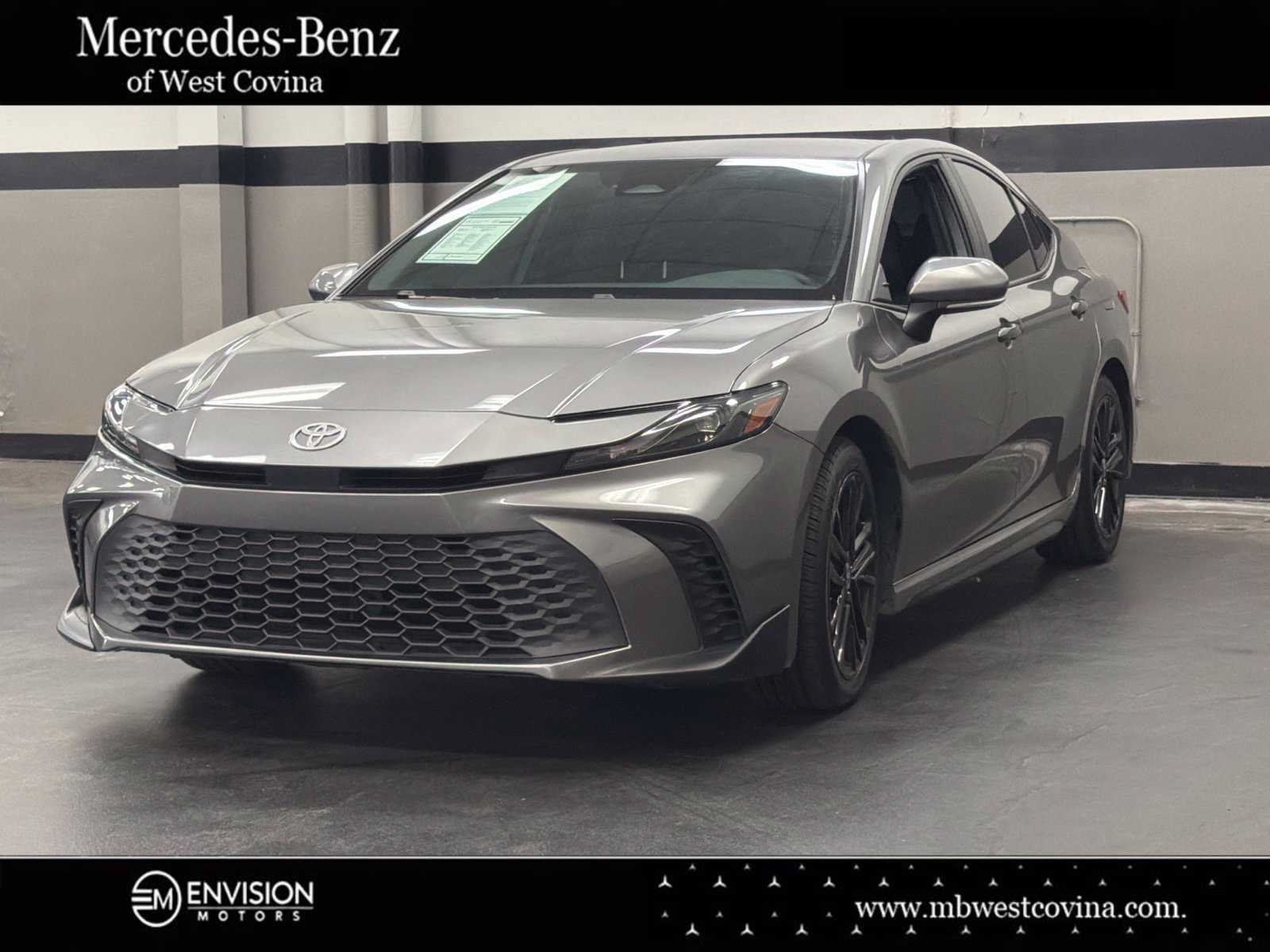 Used 2025 Toyota Camry SE FWD image 5