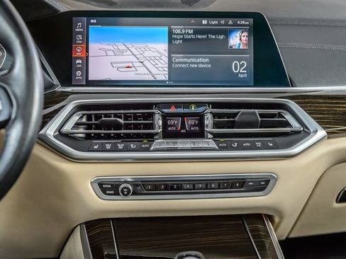 Used 2020 BMW X5 xDrive40i w/ Premium Package image 32