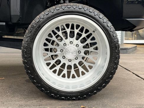 Used 2022 GMC Sierra 2500 AT4 w/ AT4 Premium Plus Package image 14