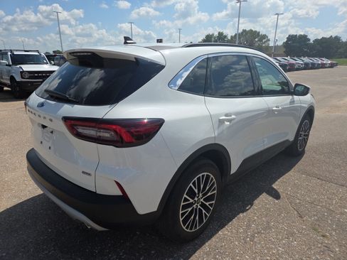 Used 2024 Ford Escape SE FWD image 9