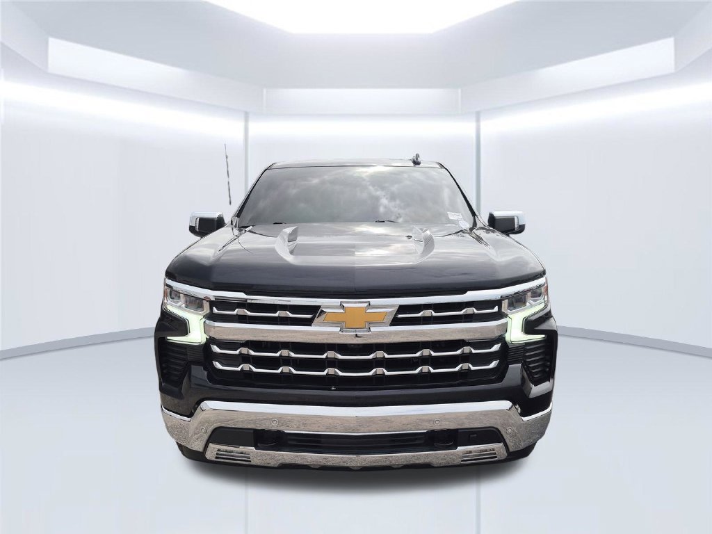 Used 2024 Chevrolet Silverado 1500 LTZ w/ LTZ Premium Package AWD/4WD image 11