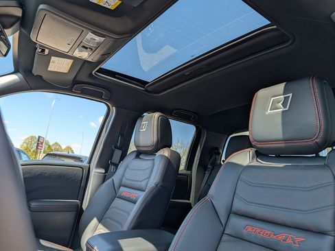 New 2026 Nissan Frontier 4x4 Crew Cab image 6