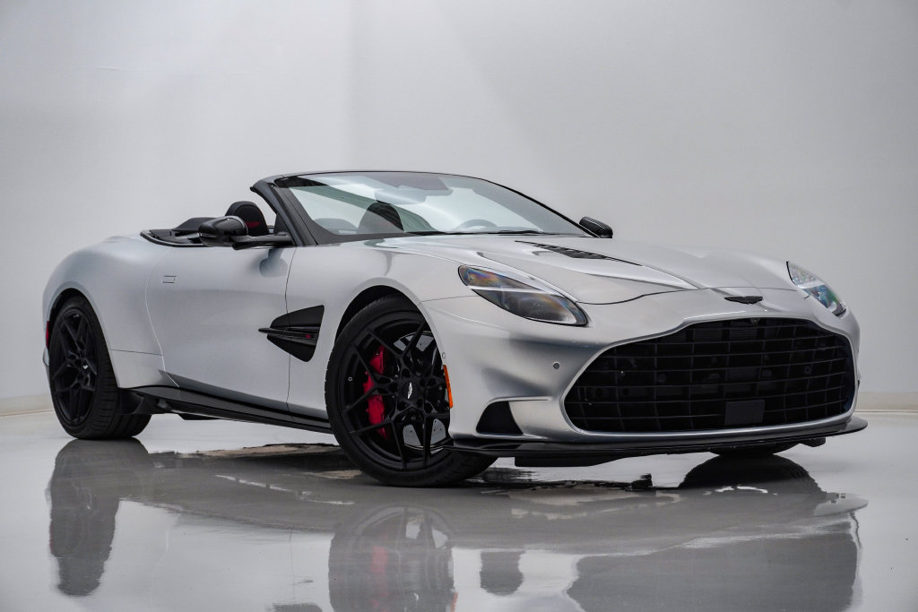 Used 2026 Aston Martin Vanquish Convertible RWD image 1