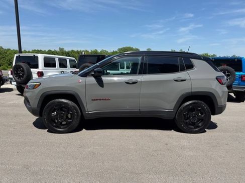 Used 2023 Jeep Compass Trailhawk w/ Trailhawk Elite Group AWD/4WD image 6