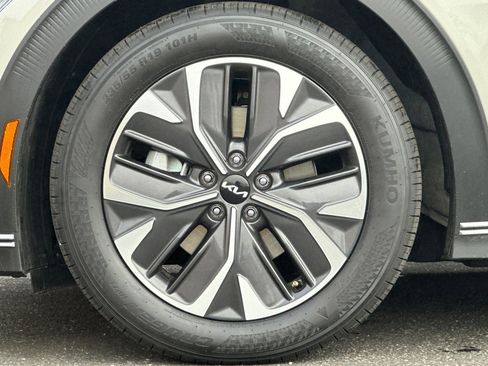 Used 2024 Kia EV6 Light image 27