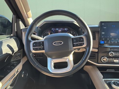 Used 2024 Ford Expedition Limited image 26
