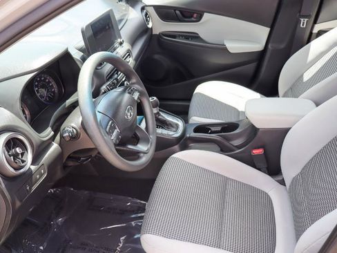 Used 2022 Hyundai Kona SE AWD/4WD image 9