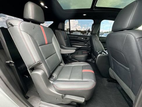 Used 2026 Chevrolet Traverse RS w/ LPO, Floor Liner Package AWD/4WD image 28