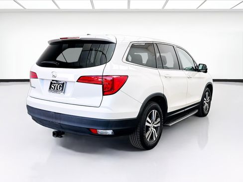 Used 2017 Honda Pilot EX image 4