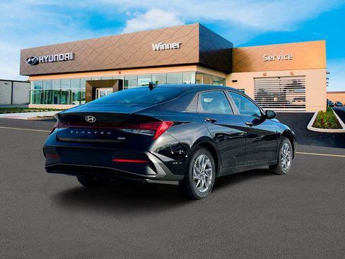 New 2025 Hyundai Elantra Hybrid FWD image 7