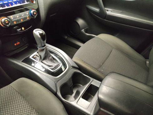 Used 2021 Nissan Rogue Sport S image 26