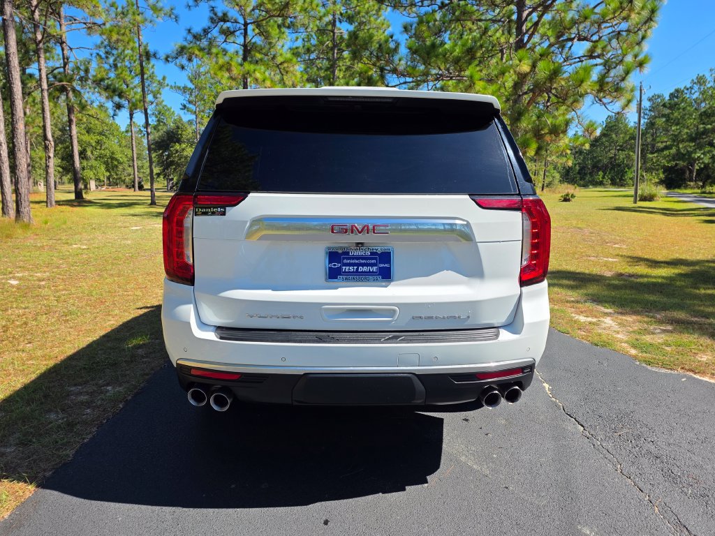 Used 2022 GMC Yukon Denali RWD image 4