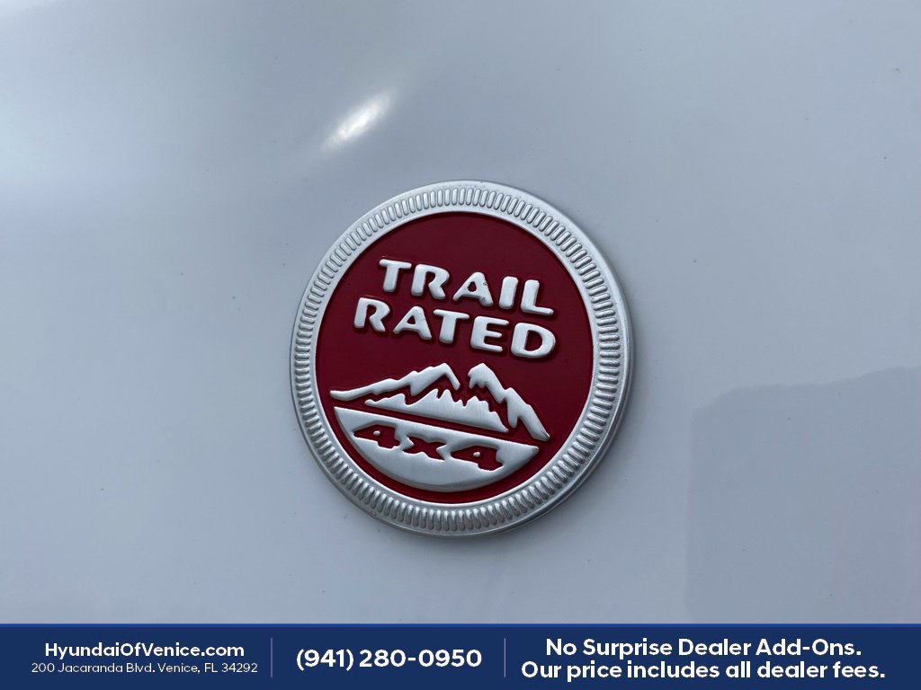Used 2022 Jeep Cherokee Trailhawk w/ Premium Leather Package AWD/4WD image 30