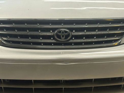 Used 2004 Toyota Avalon XLS image 5