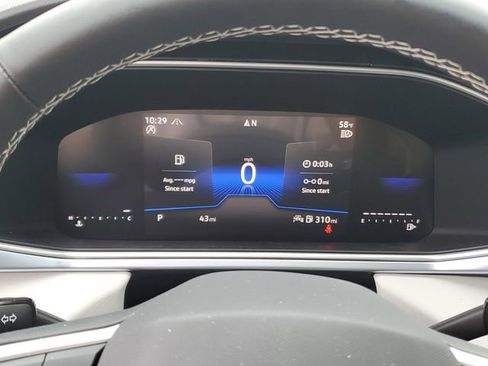 New 2026 Volkswagen Taos SE image 25