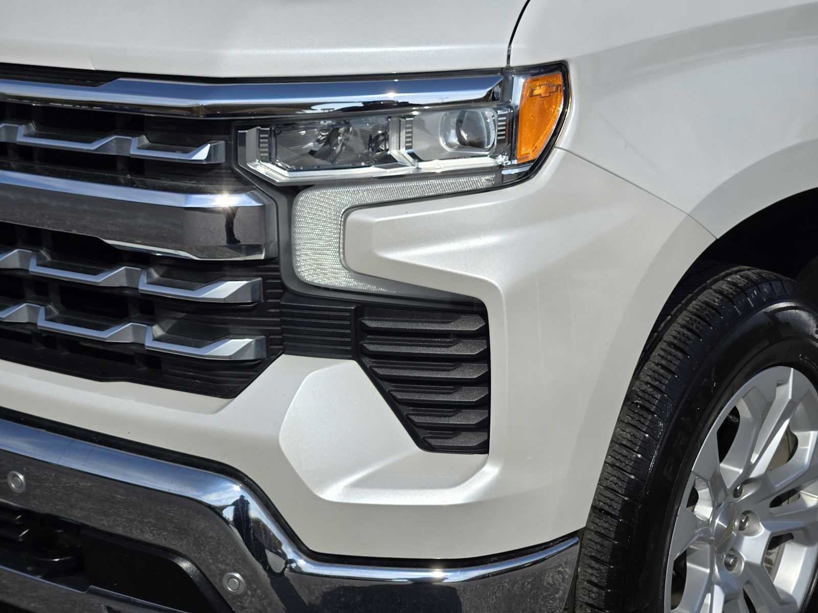 Certified 2022 Chevrolet Silverado 1500 LTZ w/ LTZ Premium Texas Edition AWD/4WD image 9